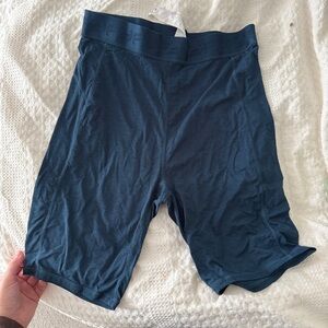 Women’s navy blue fabletics brand size medium boxer style shorts